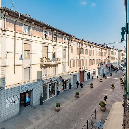Appartamento Piazza Garibaldi - F&L Apartment Brescia Exteriör bild