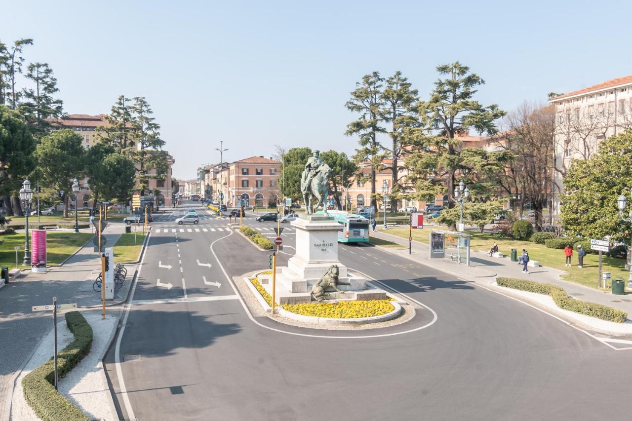 Appartamento Piazza Garibaldi - F&L Apartment Brescia Exteriör bild