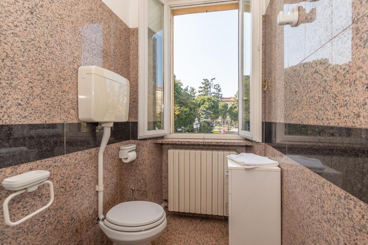 Appartamento Piazza Garibaldi - F&L Apartment Brescia Exteriör bild